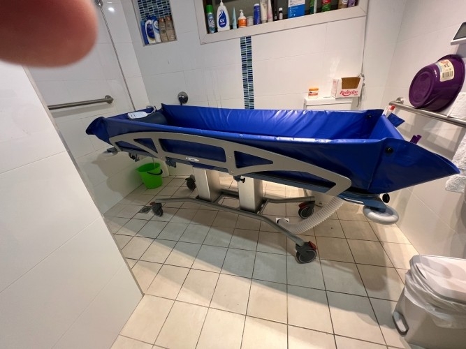 3756_blue_mobile_electric_shower_trolley_image
