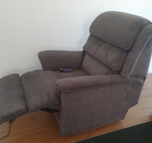 Astor Platinum Large Lift Chair
