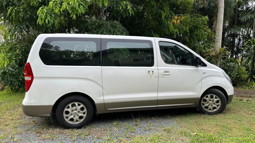 2013 Hyundai IMAX with Wheelchair Lift