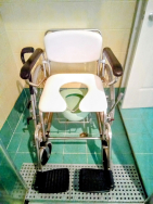 Right-hand Drive Shower Wheelchair