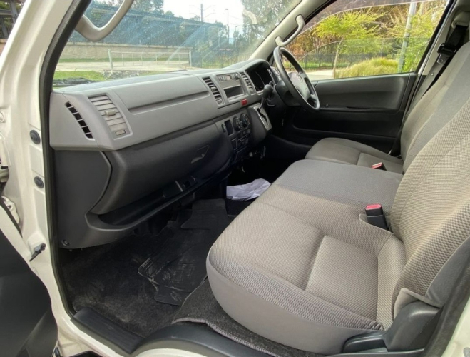 5989_front_seats