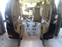 2010 Toyota Vellfire Rear Wheelchair Ramp