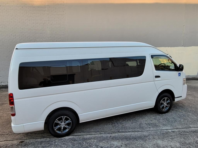 2015 Toyota HiAce Commuter TRH228R MY15 4X...