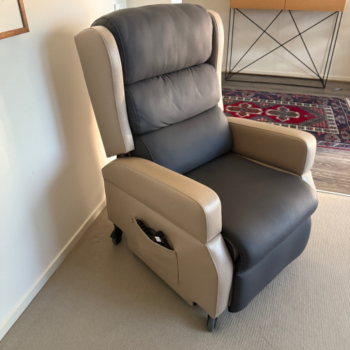 Altitude Vertical Lift Chair In As-New Con...