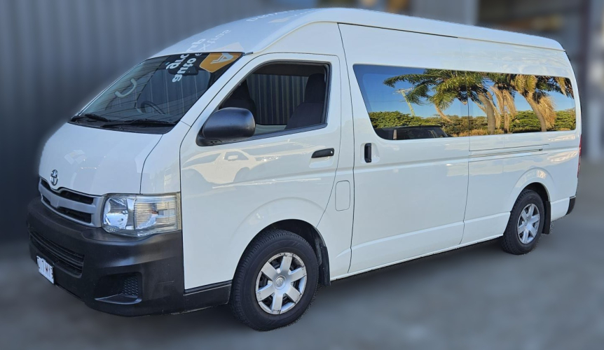 6424_toyota_commuter_wav_2