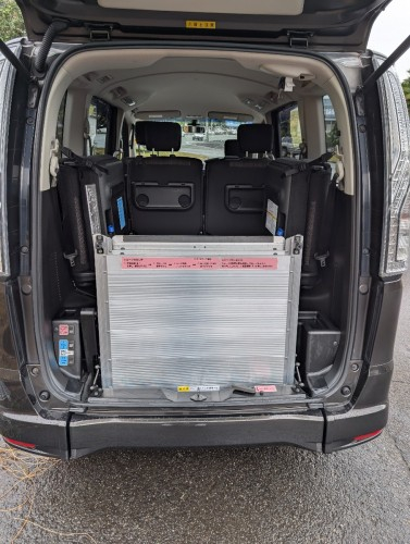 6462_ramp_folded_image_nissan_serena_hybrid
