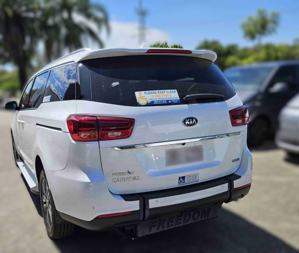 6607_kia_carnival_381cy5_4