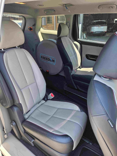 6607_kia_carnival_381cy5_7