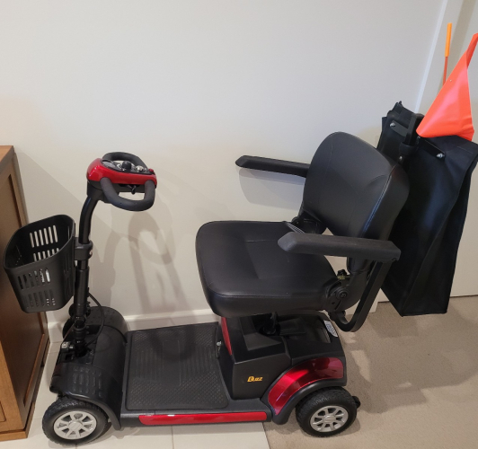 Monarch Buzz 4w Mobile Scooter - Pristine!