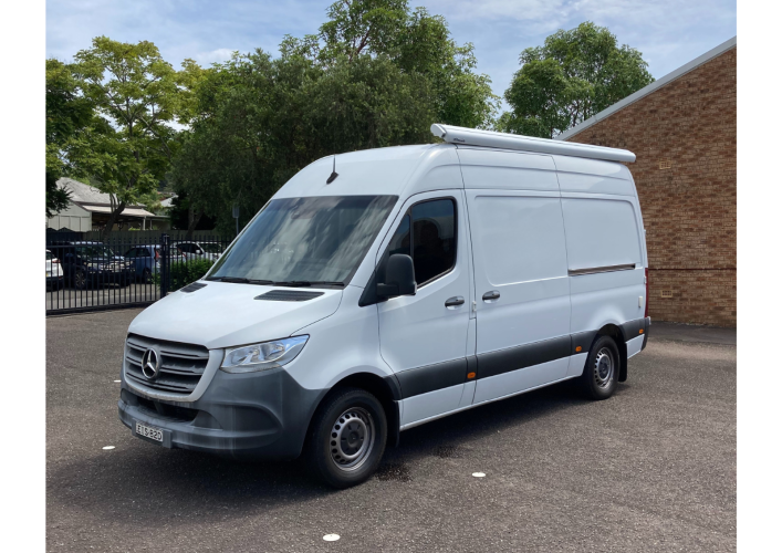 6745_van_4