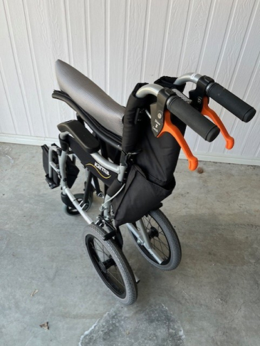 6756_wheel_chair_light_1