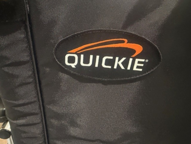 7898_quickie_m6_logo1