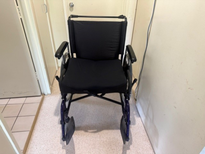Quickie M6 Heavy-Duty Wheelchair