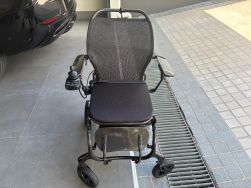 Q50 R Carbon Power Wheelchair – Near-New