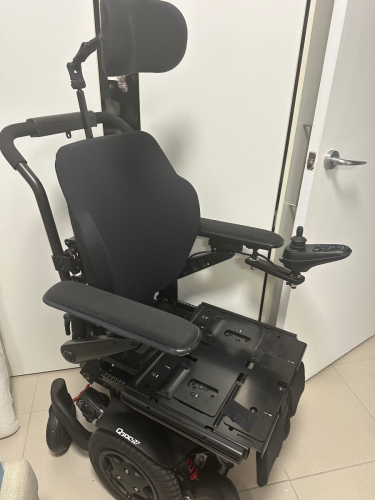 Quickie 300 Mini Power Chair in Black
