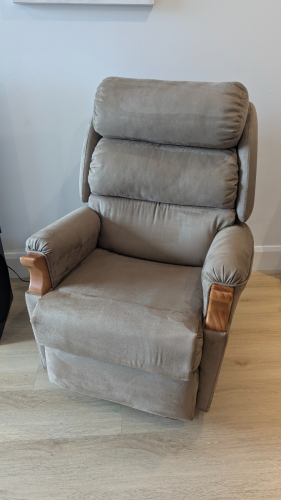 Oscar Barwon Lift Chair Recliner + Headrest
