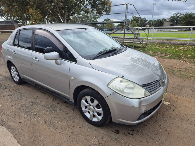 2007 Nissan Tiida with Hand Controls