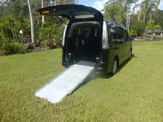 2013 Nissan Serena Hybrid Rear Wheelchair Entry