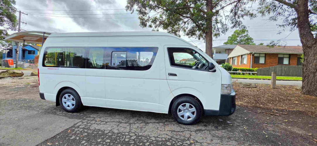 2015 Toyota HiAce LWB High Roof Van