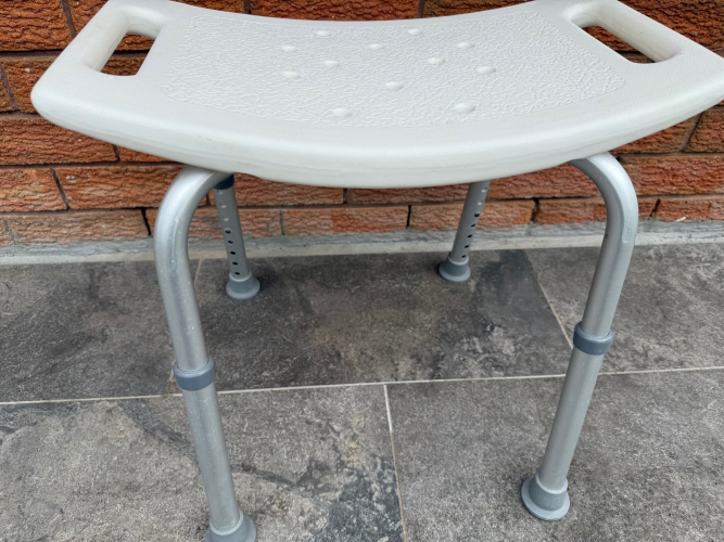 Clean Sturdy Basic Shower Chair