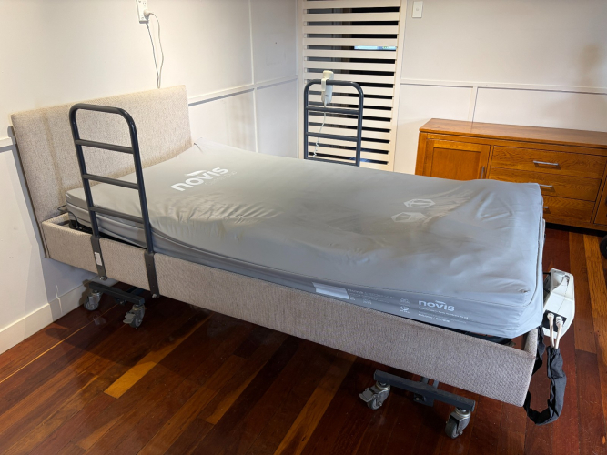 iCare KS Electric Bed + Novis Air Mattress