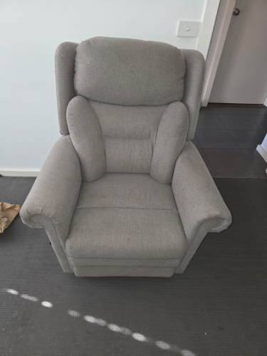 Donatello Petite Lift Recliner
