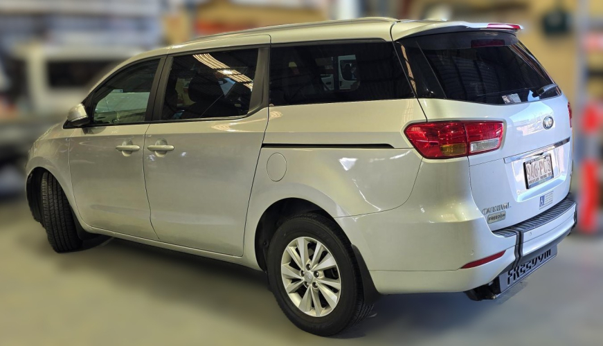 9240_kia_carnival_946pc3_5
