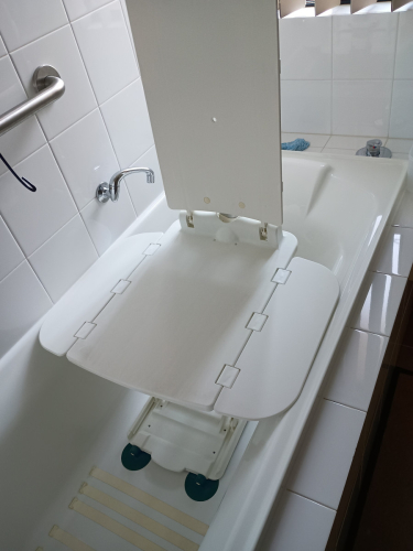 9580_bath_lift_up