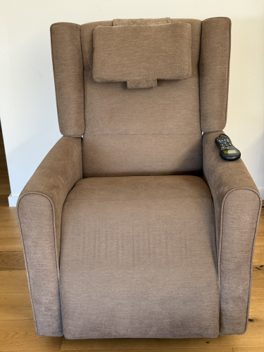 Niagara Apollo 18 Lift Therapy Massage Chair