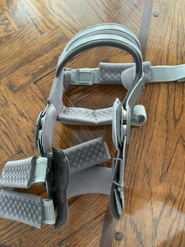9832_brace3