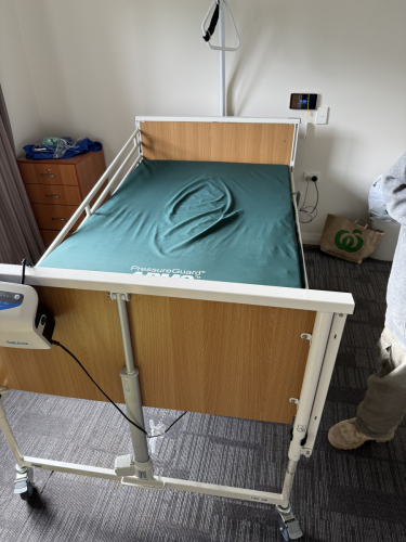 Electric Hospital Bed + SPAN PressureGuard Air Mattress